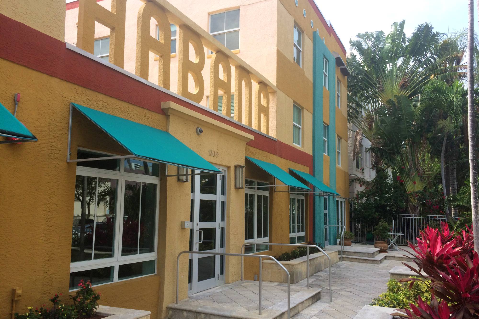 entrance of Habana condo