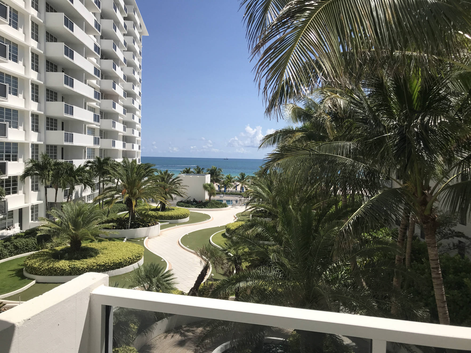 balcony with direct ocean view